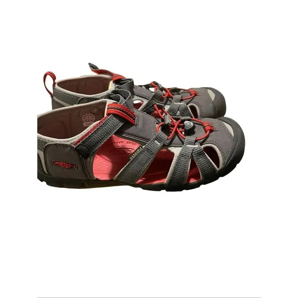 Keen Kids Gray Red Seacamp II CNX Waterproof Hiking Water Shoe Sandals Size 6